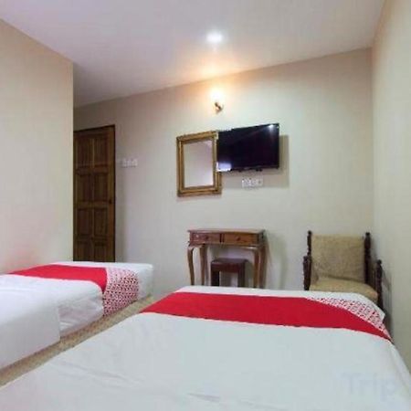 Oyo 44100 Hotel Casavilla Петалинг Джая Екстериор снимка