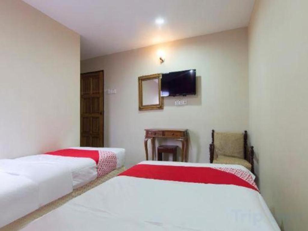 Oyo 44100 Hotel Casavilla Петалинг Джая Екстериор снимка