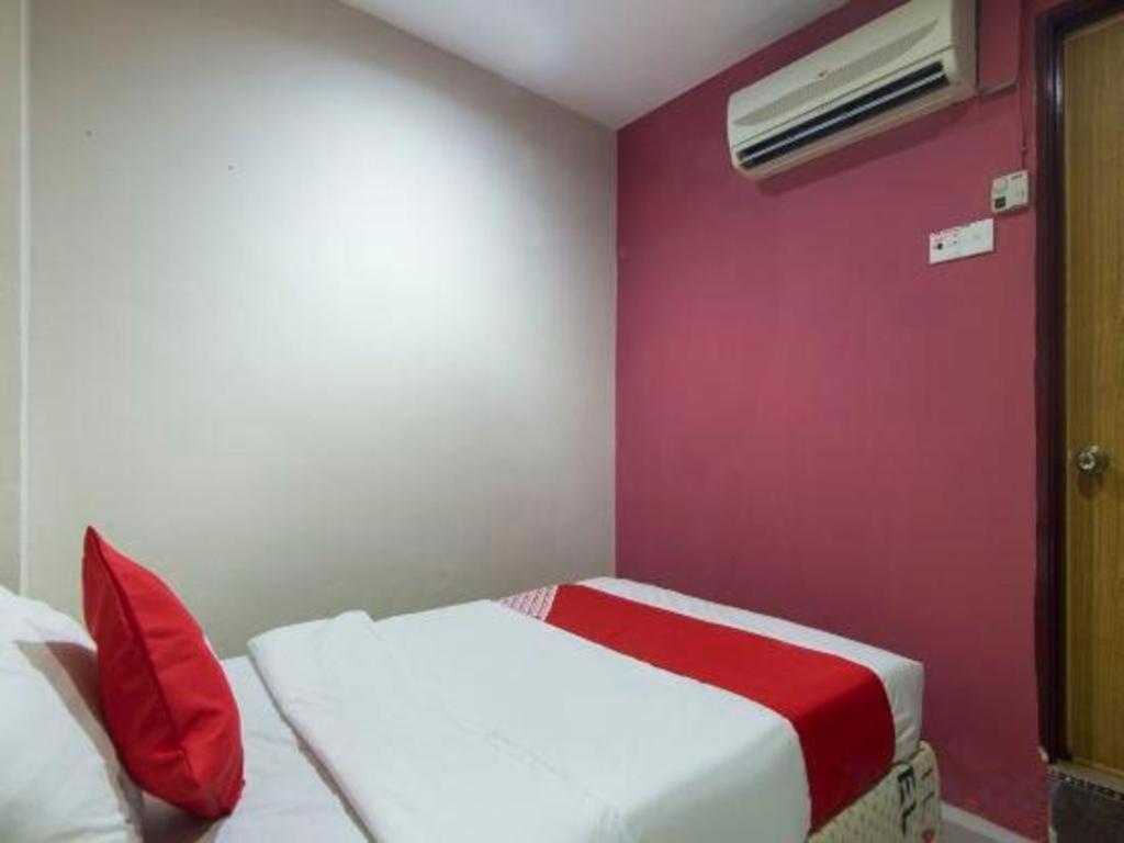 Oyo 44100 Hotel Casavilla Петалинг Джая Екстериор снимка