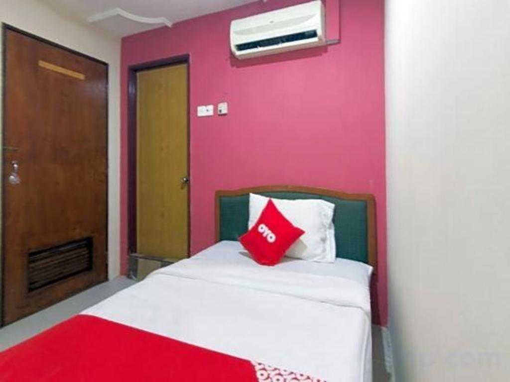 Oyo 44100 Hotel Casavilla Петалинг Джая Екстериор снимка