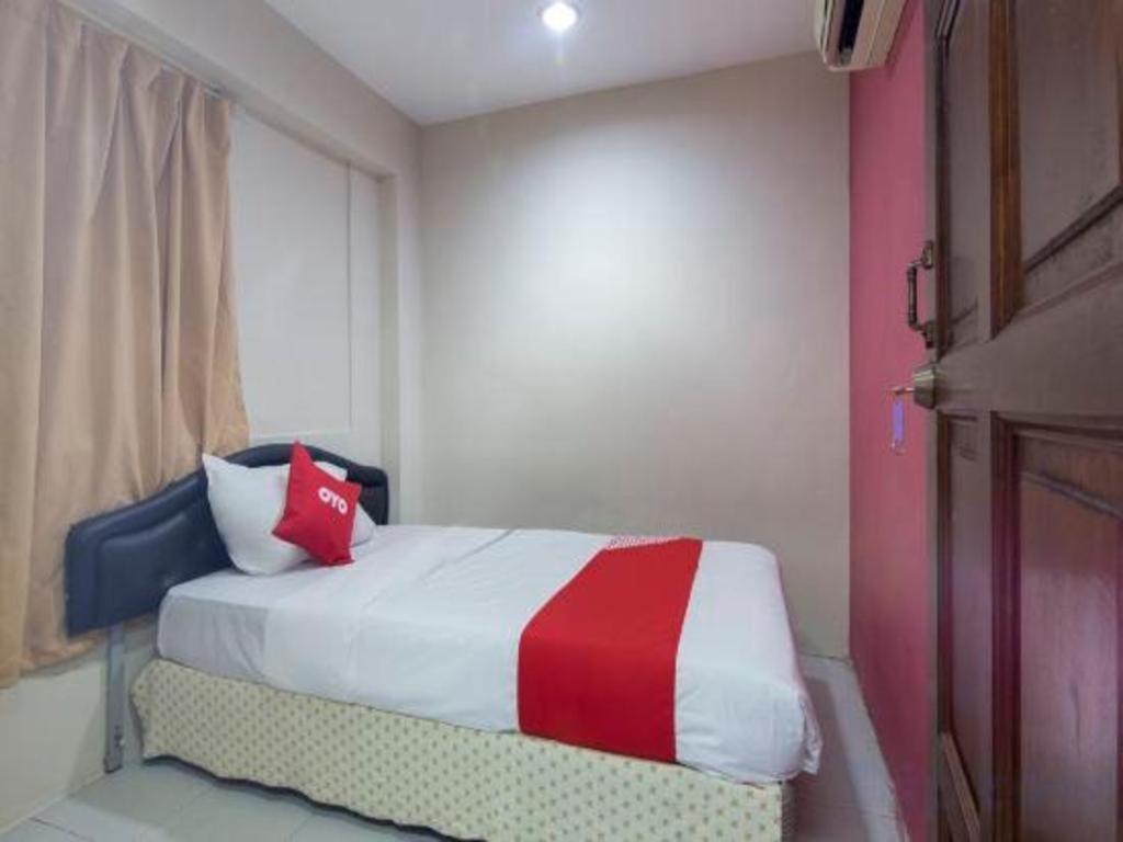 Oyo 44100 Hotel Casavilla Петалинг Джая Екстериор снимка