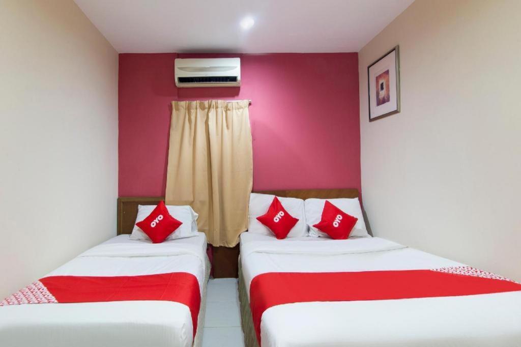 Oyo 44100 Hotel Casavilla Петалинг Джая Екстериор снимка