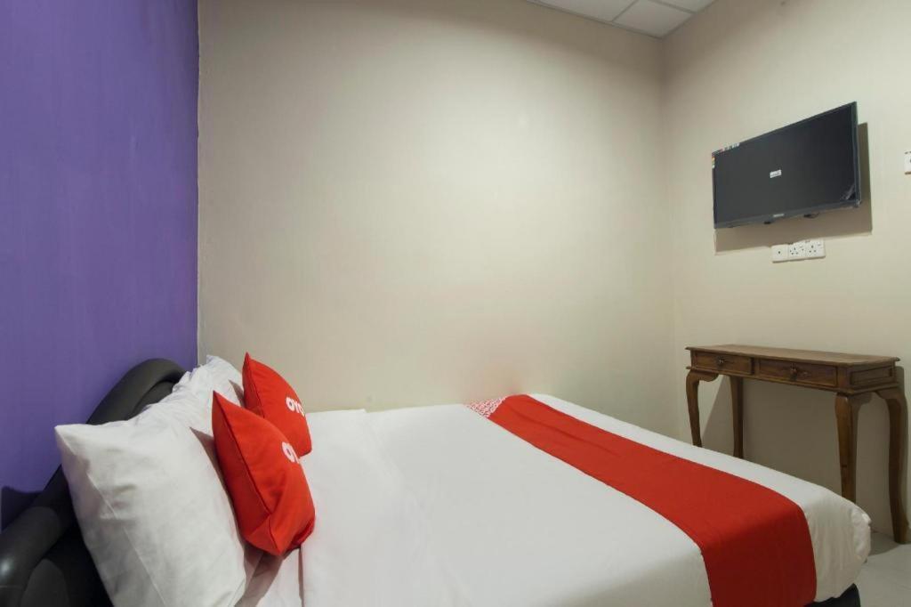 Oyo 44100 Hotel Casavilla Петалинг Джая Екстериор снимка