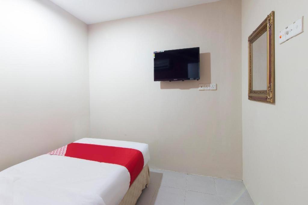 Oyo 44100 Hotel Casavilla Петалинг Джая Екстериор снимка