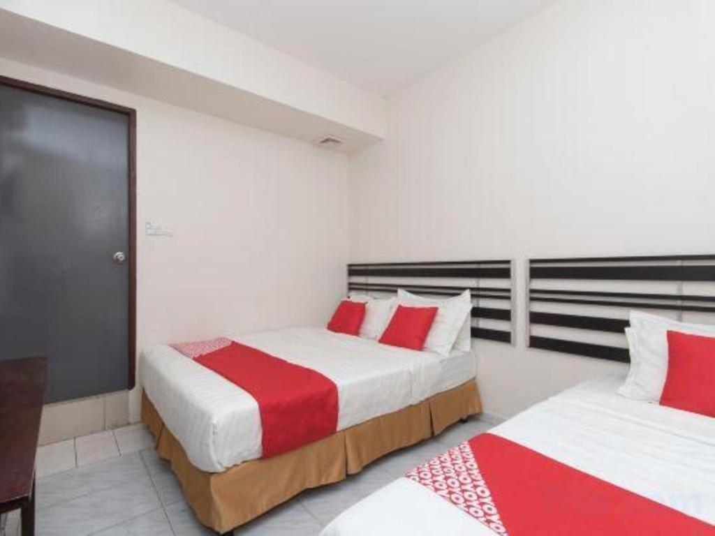 Oyo 44100 Hotel Casavilla Петалинг Джая Екстериор снимка