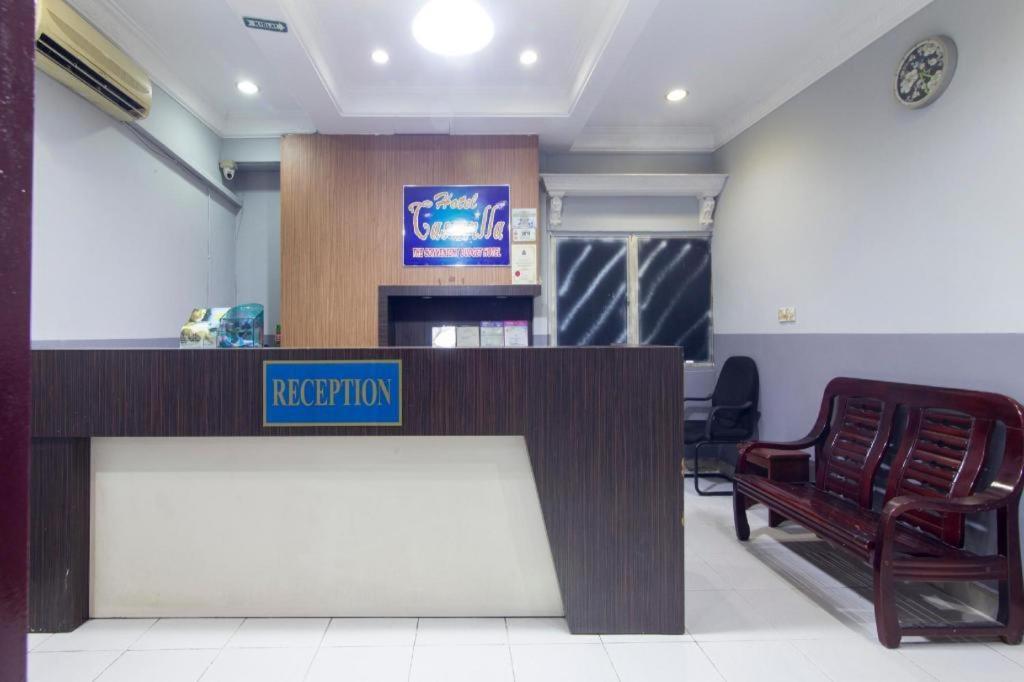 Oyo 44100 Hotel Casavilla Петалинг Джая Екстериор снимка