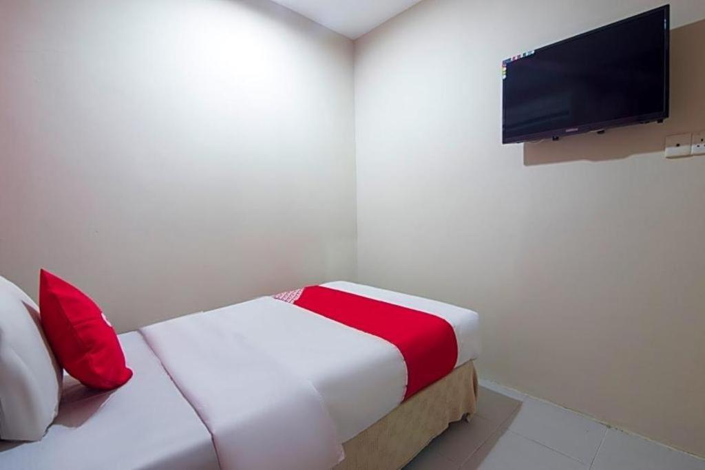 Oyo 44100 Hotel Casavilla Петалинг Джая Екстериор снимка