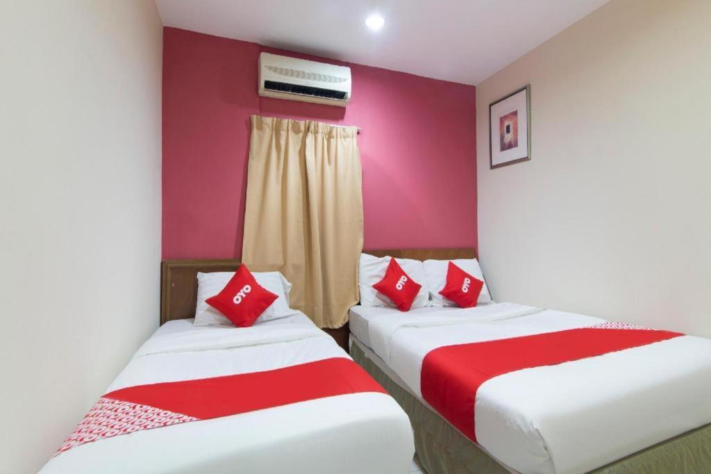 Oyo 44100 Hotel Casavilla Петалинг Джая Екстериор снимка