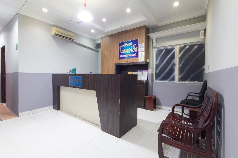 Oyo 44100 Hotel Casavilla Петалинг Джая Екстериор снимка