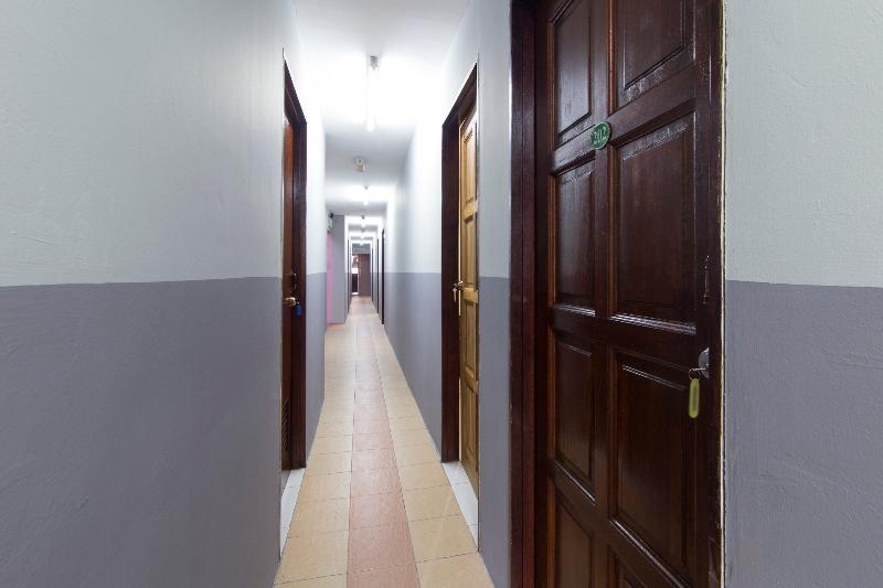 Oyo 44100 Hotel Casavilla Петалинг Джая Екстериор снимка