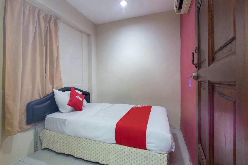 Oyo 44100 Hotel Casavilla Петалинг Джая Екстериор снимка